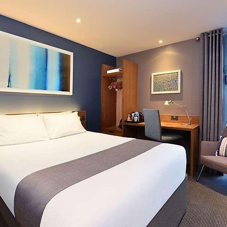Travelodge London Central Bank Habitación foto