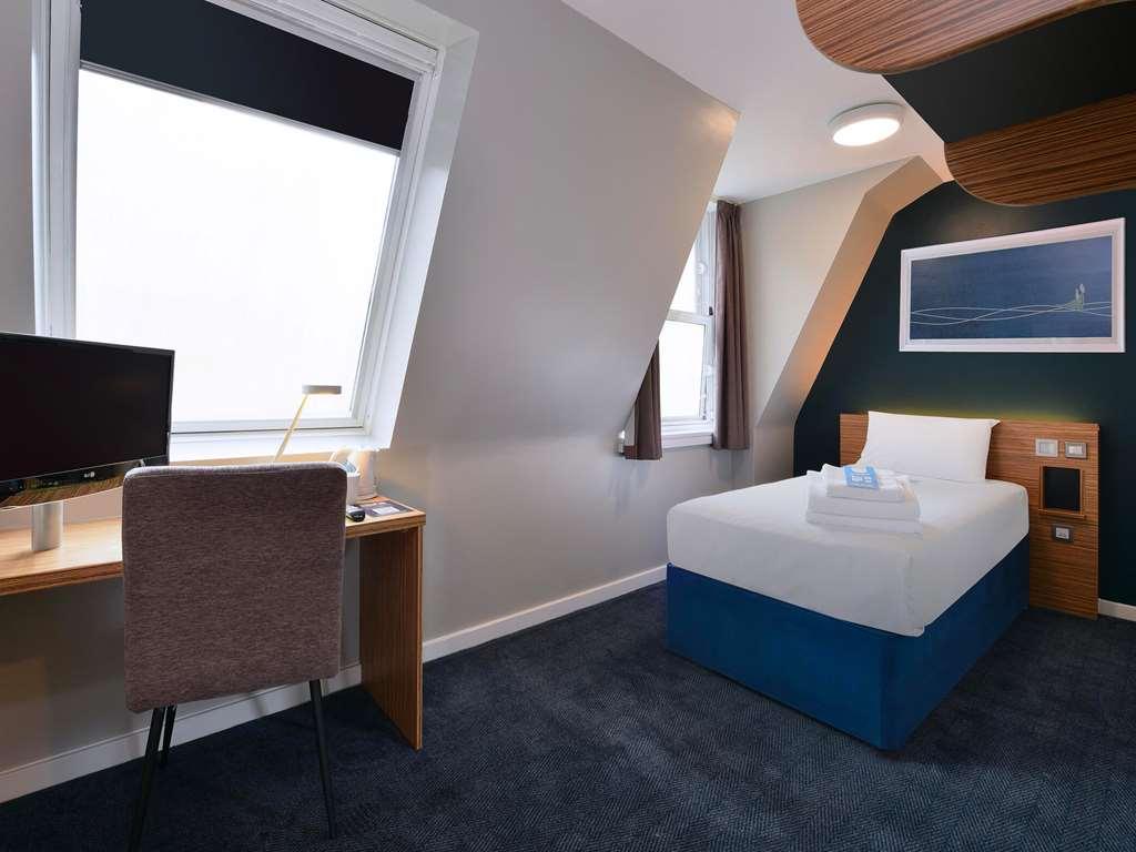 Travelodge London Central Bank Habitación foto