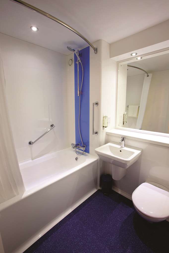 Travelodge London Central Bank Habitación foto