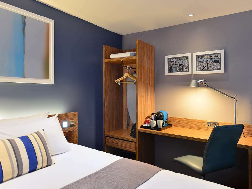 Travelodge London Central Bank Habitación foto