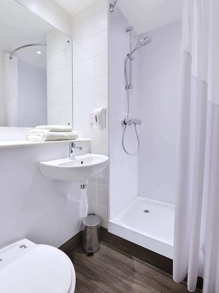 Travelodge London Central Bank Habitación foto