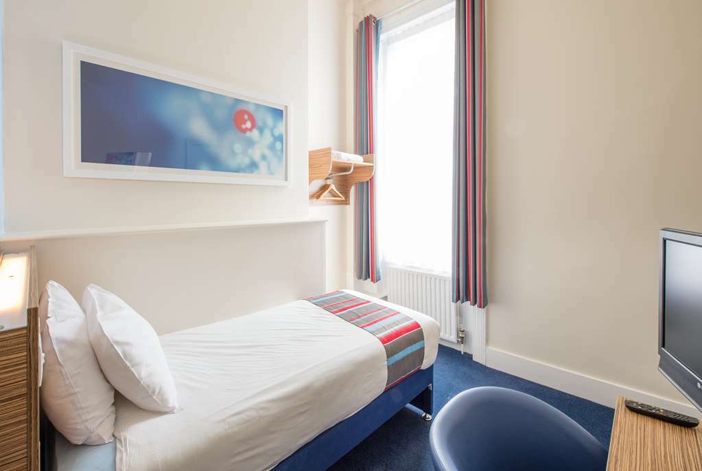 Travelodge London Central Bank Habitación foto